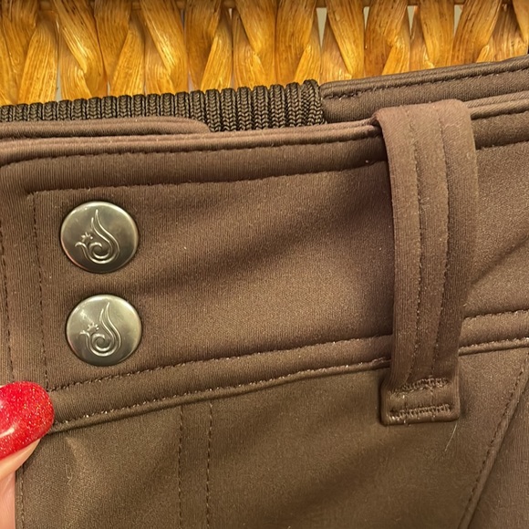 ISIS NWT “CARLOTTA” soft shell winter snow sports skirt in Dark Roast - Picture 6 of 16